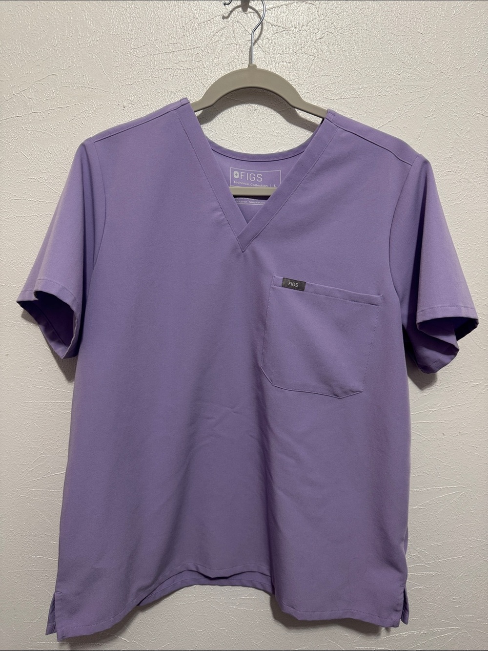 Ladies Figs scrub top